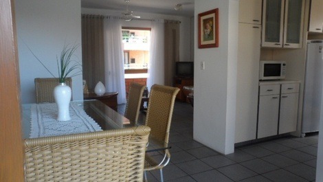 CASA GRANDE EM INGLESES 06 QUARTOS PARA 16 PESSOAS