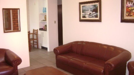CASA GRANDE EM INGLESES 06 QUARTOS PARA 16 PESSOAS