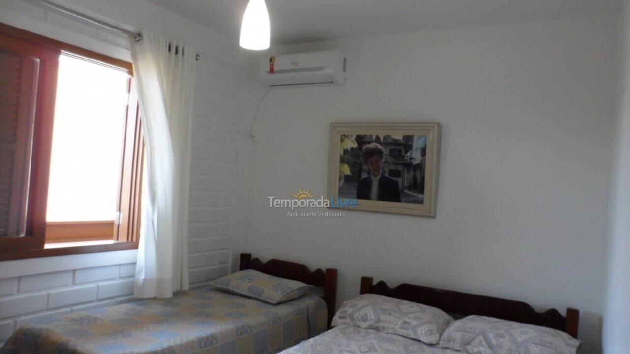 Casa para aluguel de temporada em Florianopolis (Praia dos Ingleses)