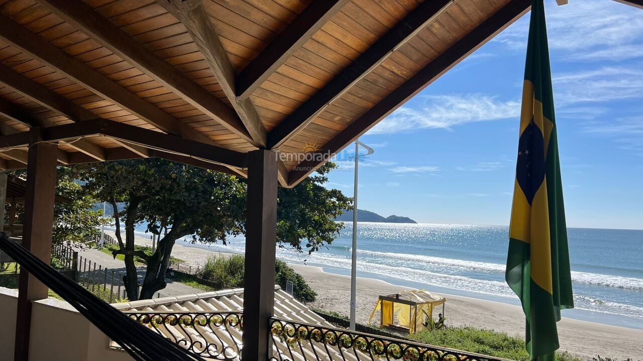 Casa para aluguel de temporada em Bombinhas (Praia de Bombas)