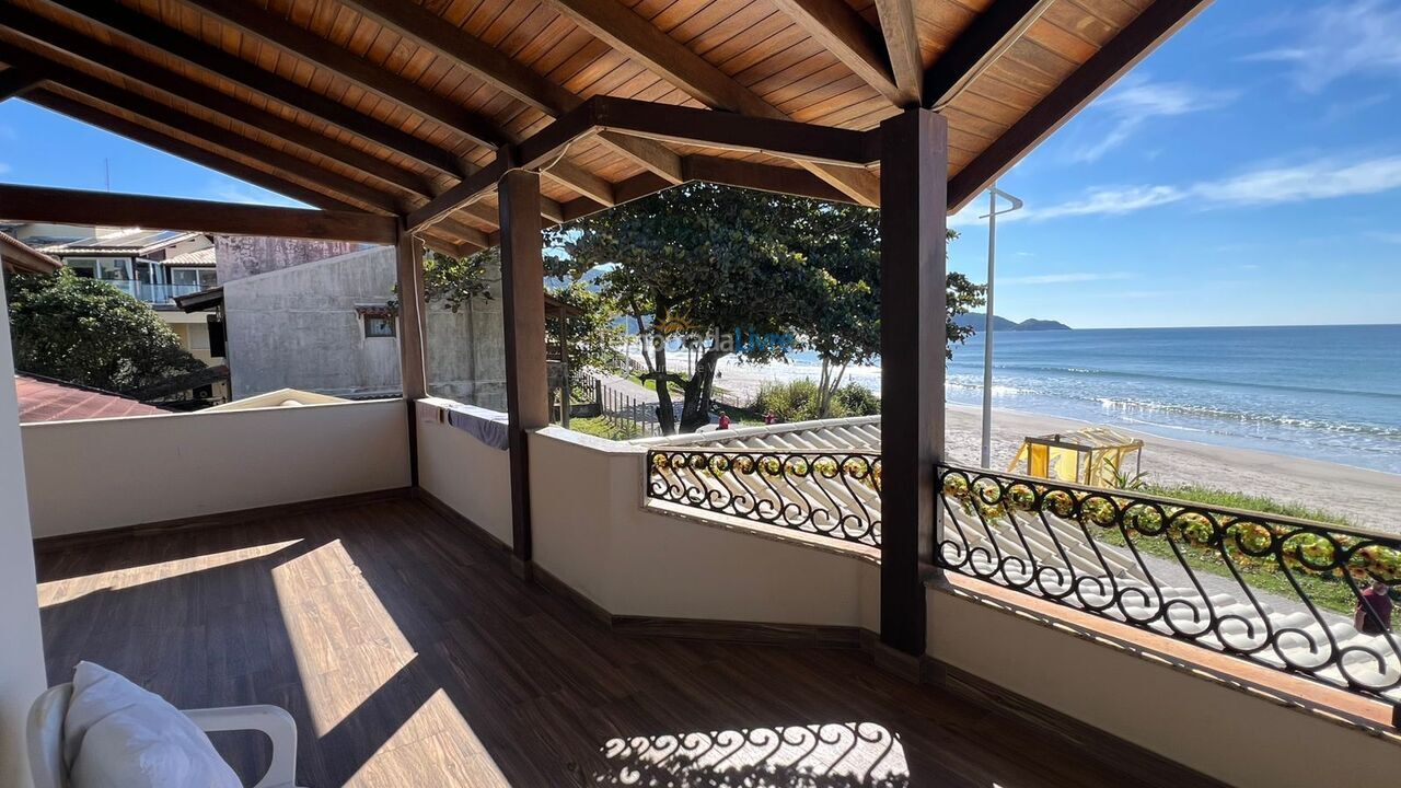 Casa para aluguel de temporada em Bombinhas (Praia de Bombas)