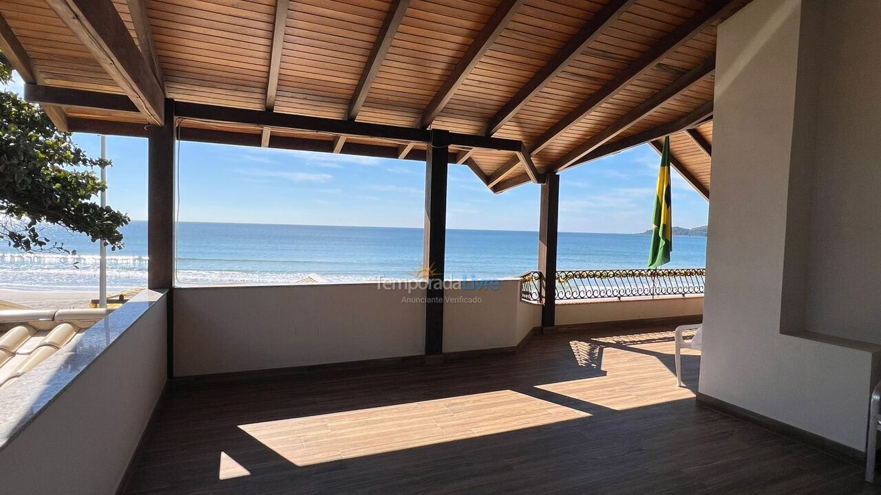 Casa para aluguel de temporada em Bombinhas (Praia de Bombas)