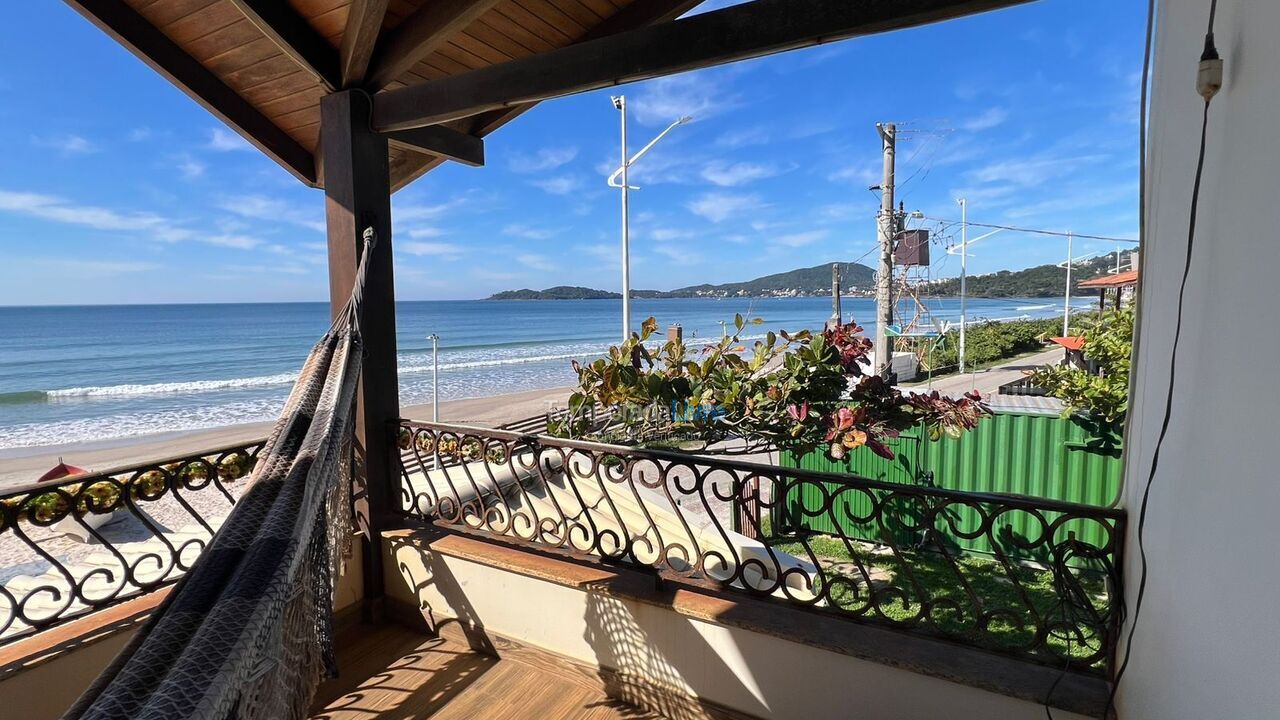 Casa para aluguel de temporada em Bombinhas (Praia de Bombas)