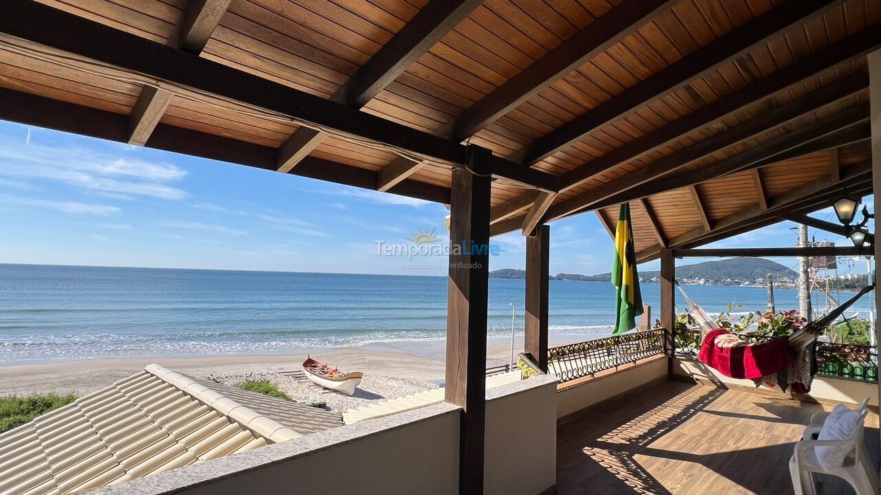 Casa para aluguel de temporada em Bombinhas (Praia de Bombas)