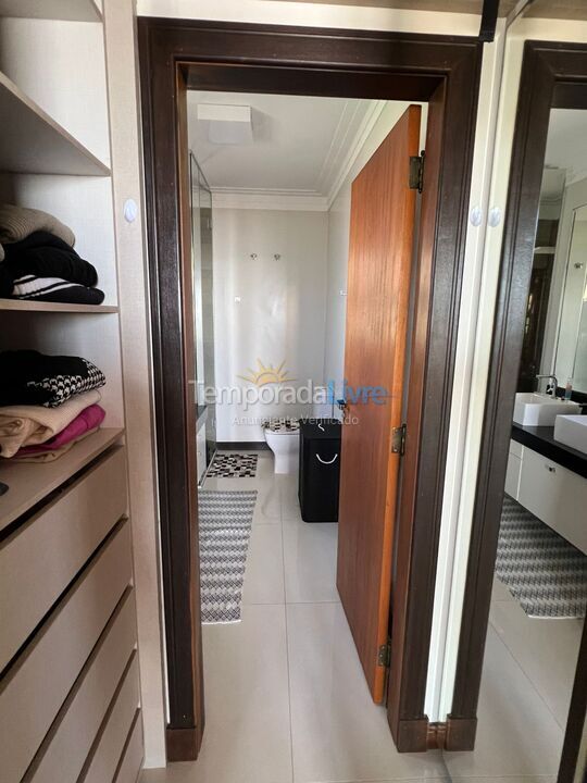 Casa para aluguel de temporada em Bombinhas (Praia de Bombas)