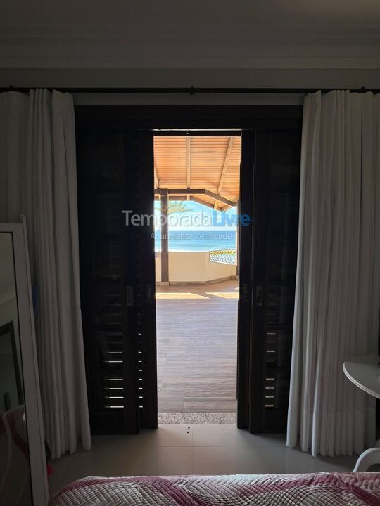 Casa para aluguel de temporada em Bombinhas (Praia de Bombas)