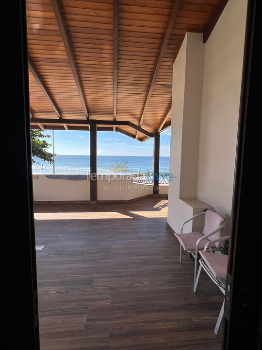 Casa para aluguel de temporada em Bombinhas (Praia de Bombas)