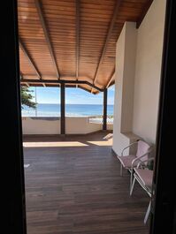 😍 Linda Casa Frente Mar em Bombas – Bombinhas/SC 🌊