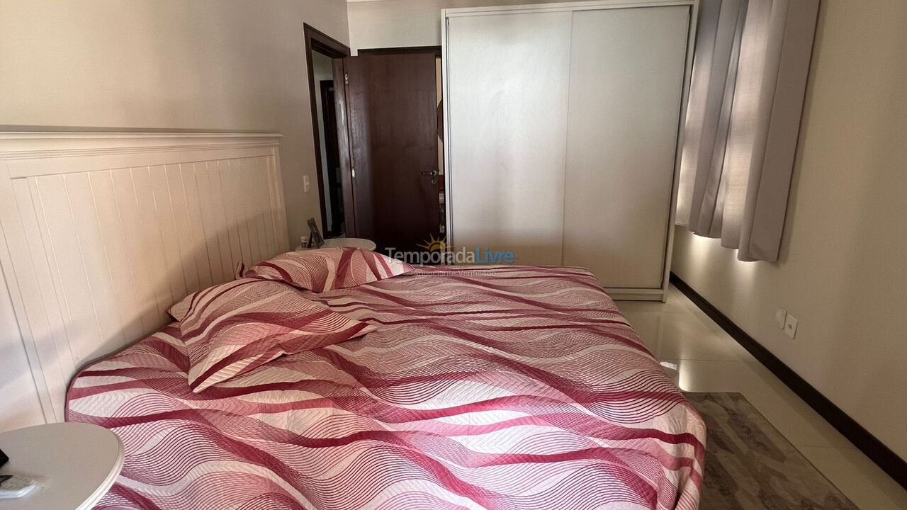 Casa para aluguel de temporada em Bombinhas (Praia de Bombas)