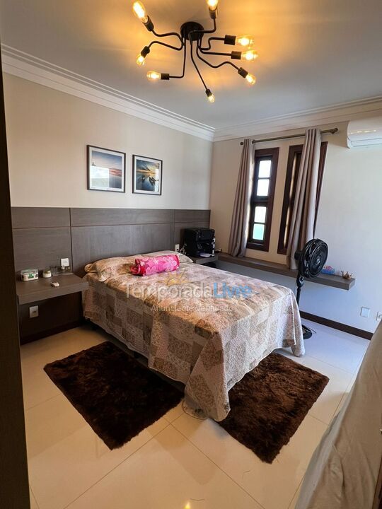 Casa para aluguel de temporada em Bombinhas (Praia de Bombas)