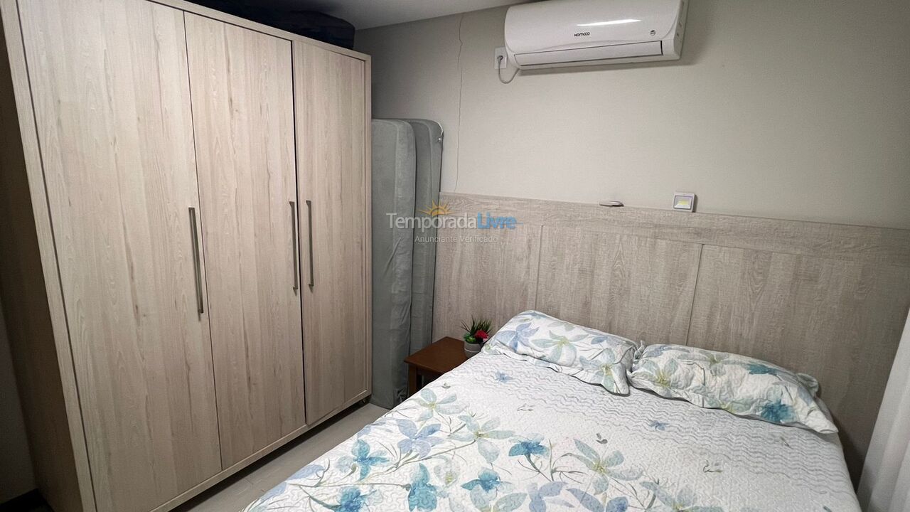 Casa para aluguel de temporada em Bombinhas (Praia de Bombas)