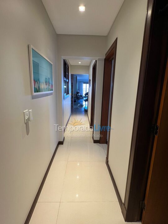 Casa para aluguel de temporada em Bombinhas (Praia de Bombas)