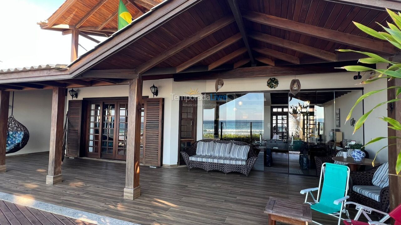 Casa para aluguel de temporada em Bombinhas (Praia de Bombas)