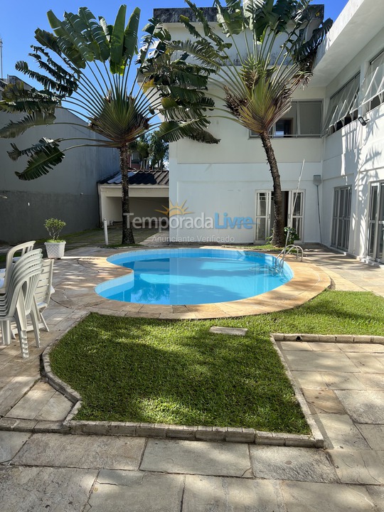 Casa para aluguel de temporada em Guarujá (Enseada)