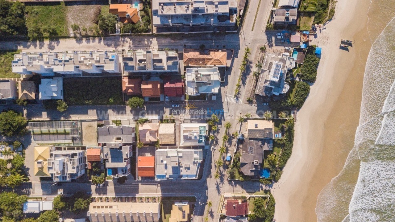 Casa para aluguel de temporada em Bombinhas (Praia de Canto Grande Mar de Fora)