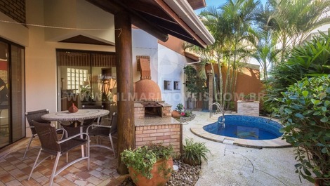 Linda casa a 50 metros da praia em Canto Grande (mar de fora)