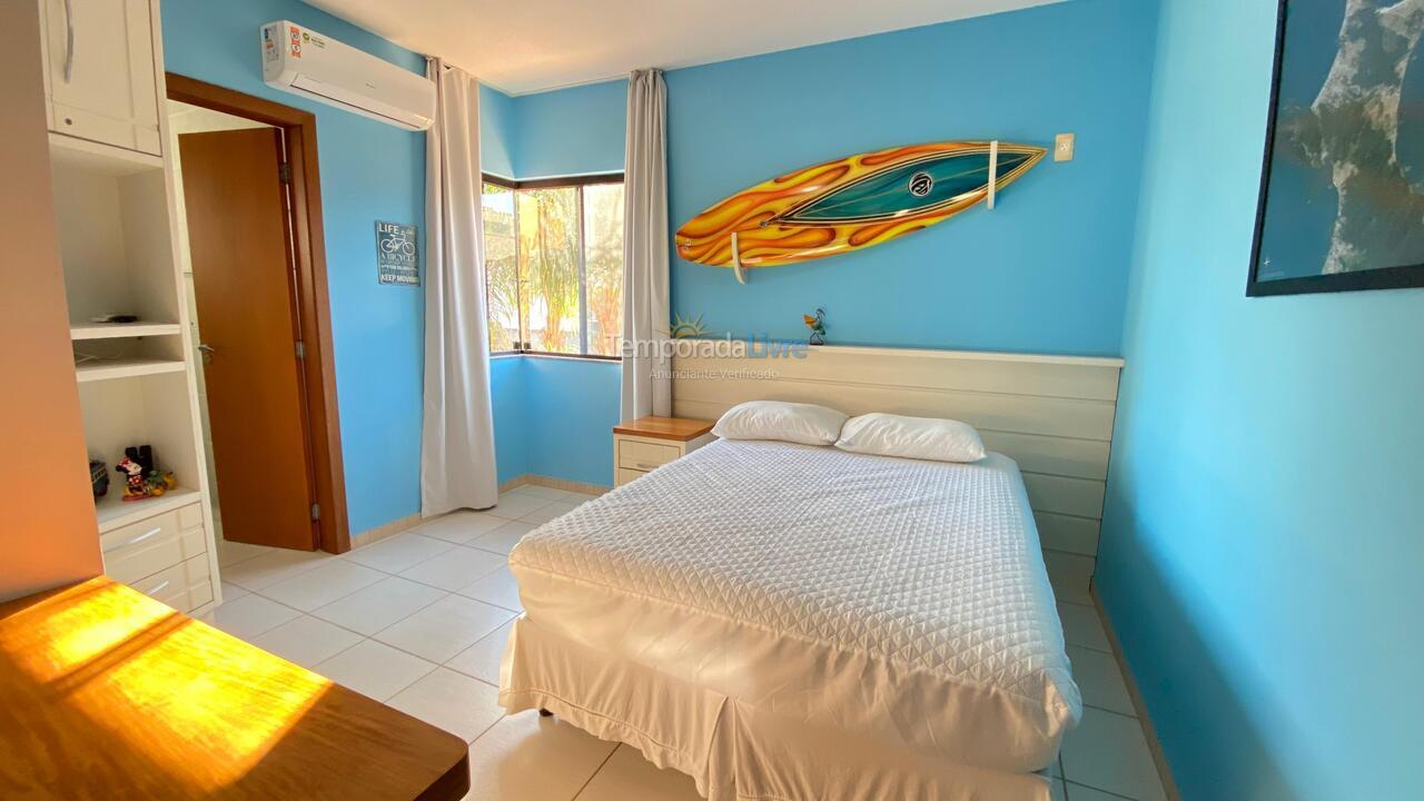 Casa para aluguel de temporada em Bombinhas (Praia de Canto Grande Mar de Fora)