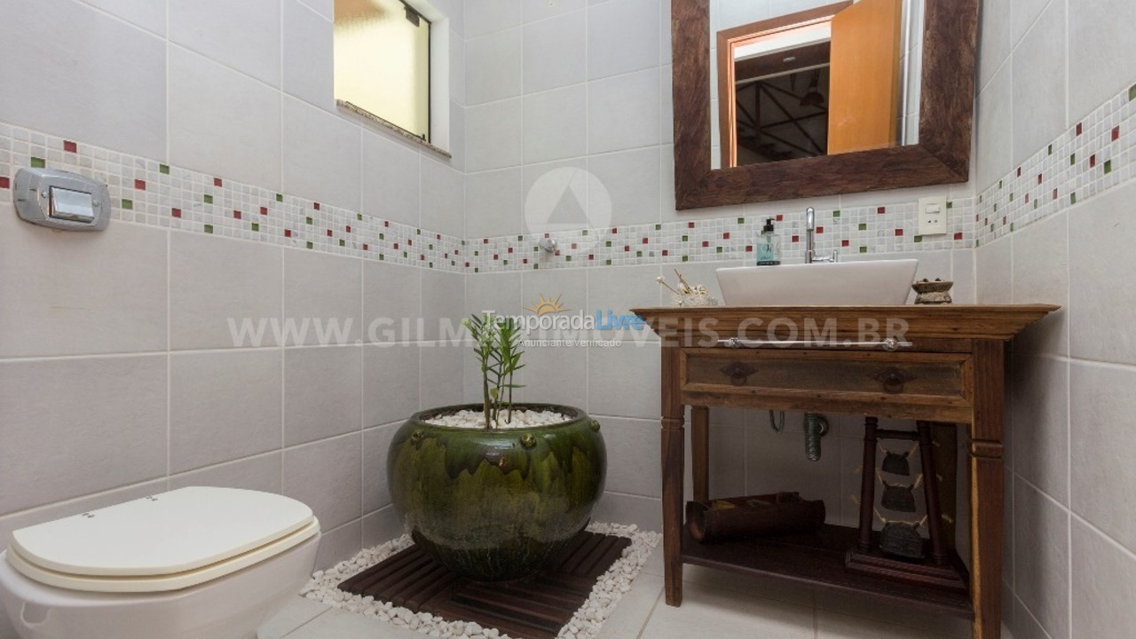 Casa para aluguel de temporada em Bombinhas (Praia de Canto Grande Mar de Fora)