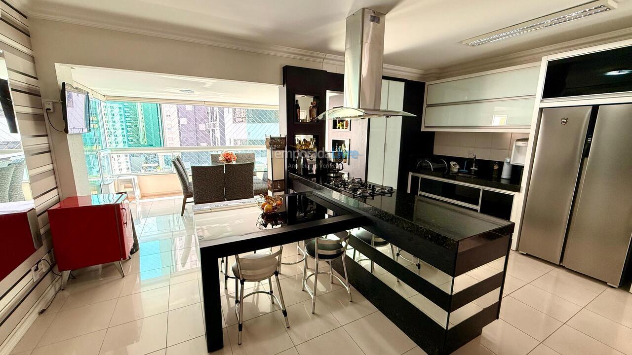 Apartamento para alquiler de vacaciones em Balneário Camboriú (Praia Central)