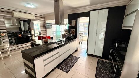 Ed. Perlas del Atlántico: 3 dormitorios / aire acondicionado / barbacoa