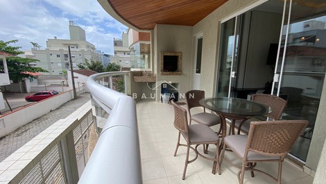 Sacada com churrasqueira