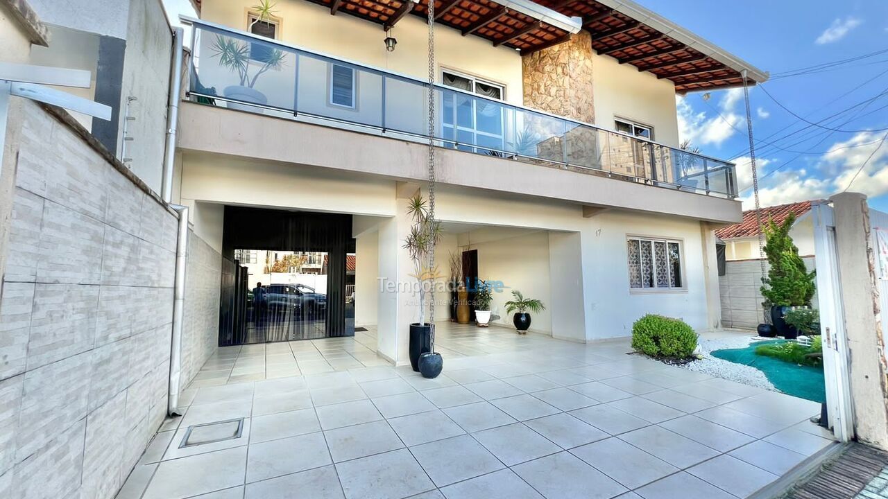 Casa para alquiler de vacaciones em Camboriú (Centro)