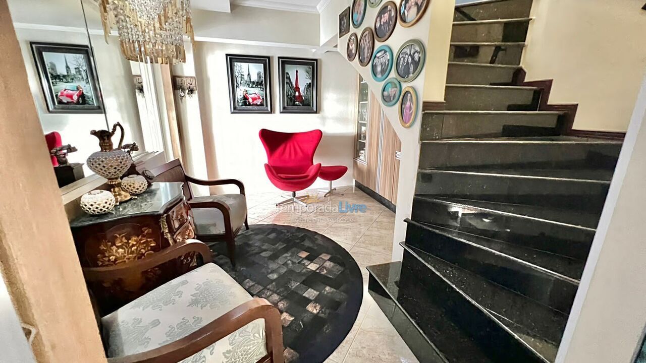 Casa para alquiler de vacaciones em Camboriú (Centro)