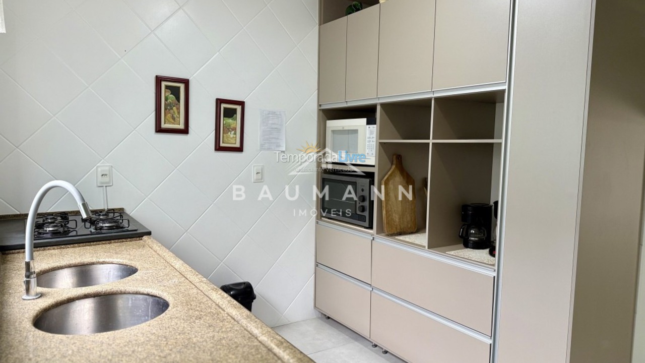 Casa para aluguel de temporada em Bombinhas (Praia de Bombas)