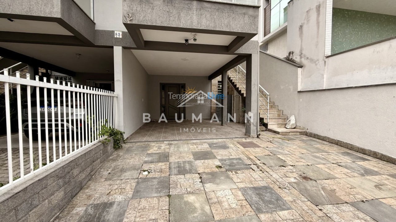 Casa para aluguel de temporada em Bombinhas (Praia de Bombas)