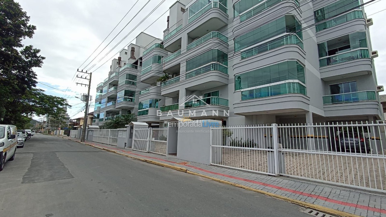 Apartamento para aluguel de temporada em Bombinhas (Praia de Bombas)