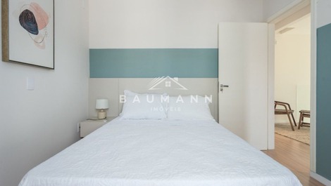 "Vive el Verano en Bombas: ¡Apartamento Disponible para Alquiler!"