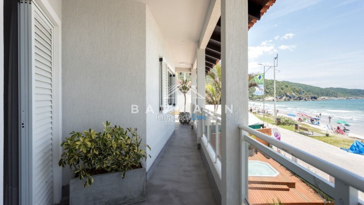 Apartamento para alquiler de vacaciones em Bombinhas (Praia de Bombas)