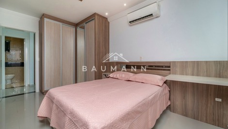 "Disfruta de la Vista al Mar: Apartamento Disponible para Alquiler."