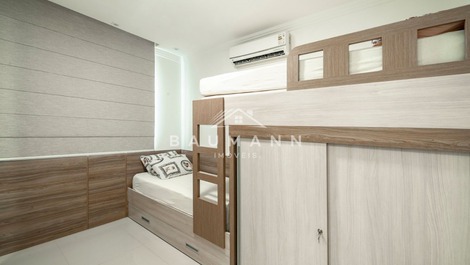 "Disfruta de la Vista al Mar: Apartamento Disponible para Alquiler."