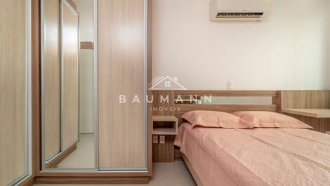 "Disfruta de la Vista al Mar: Apartamento Disponible para Alquiler."