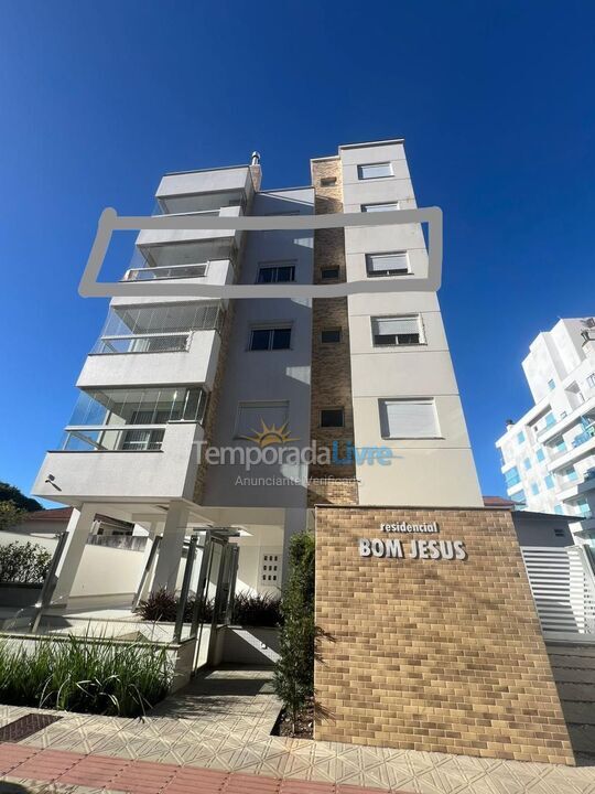 Apartamento para aluguel de temporada em Governador Celso Ramos (Praia de Palmas)