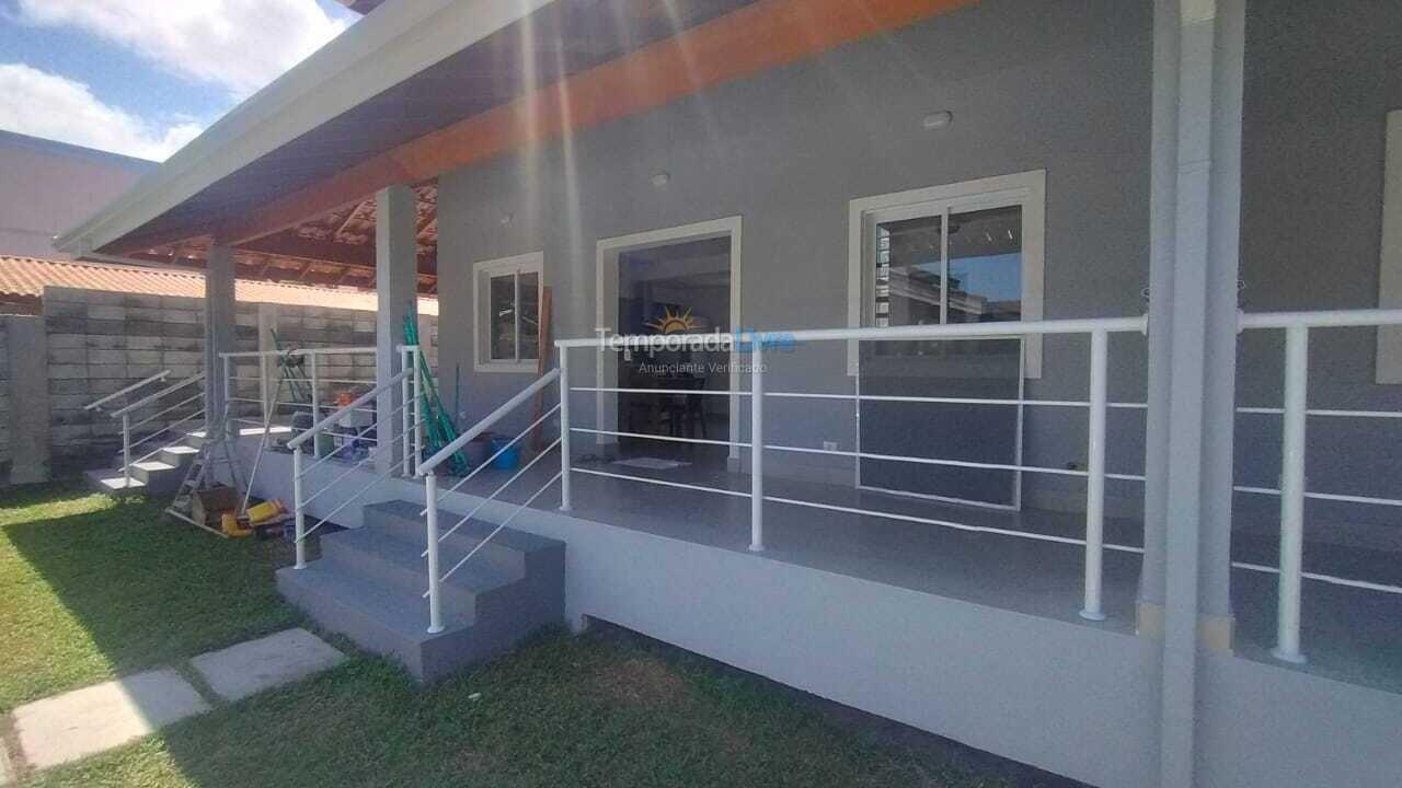 Casa para aluguel de temporada em Ubatuba (Enseada)