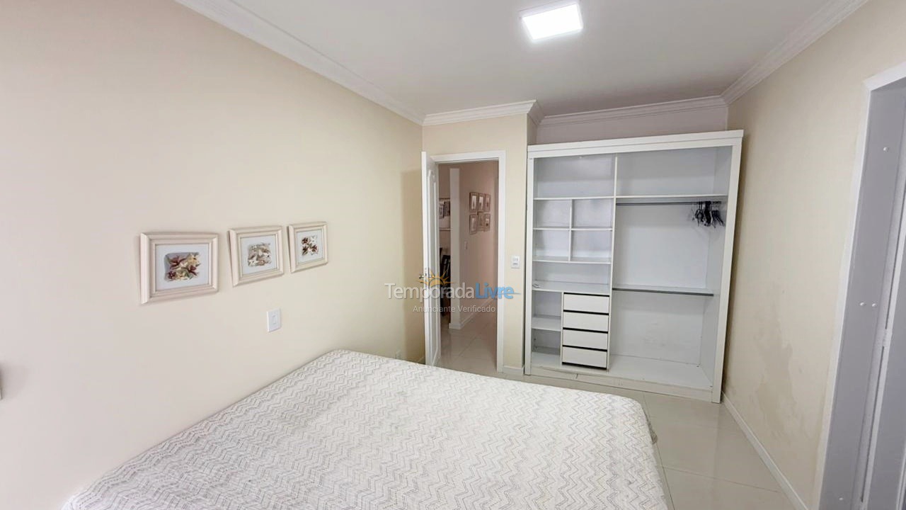 Apartamento para aluguel de temporada em Balneário Camboriú (Praia Central)