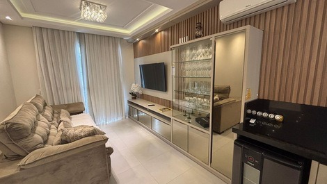 Sala de tv. tv a cabo. cervejeira 