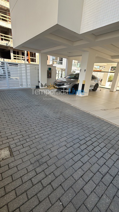 Apartamento para aluguel de temporada em Governador Celso Ramos (Praia de Palmas)