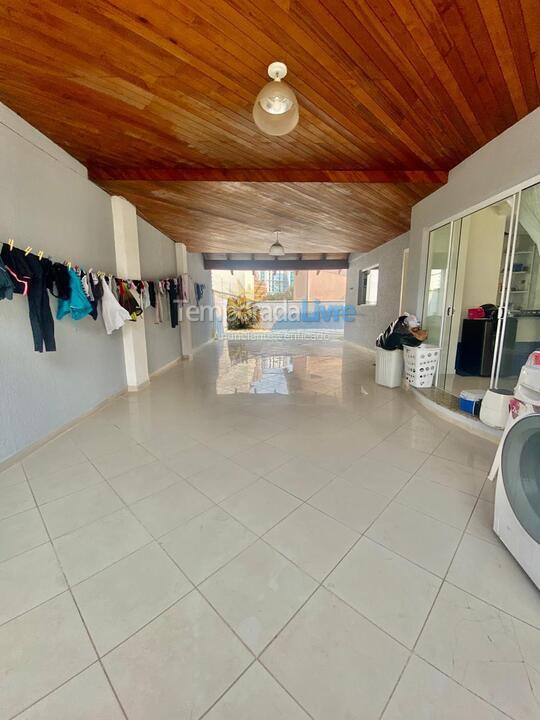 Casa para alquiler de vacaciones em Itapema (Centro)