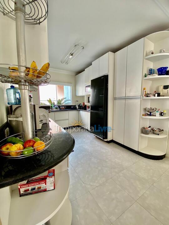 Casa para alquiler de vacaciones em Itapema (Centro)