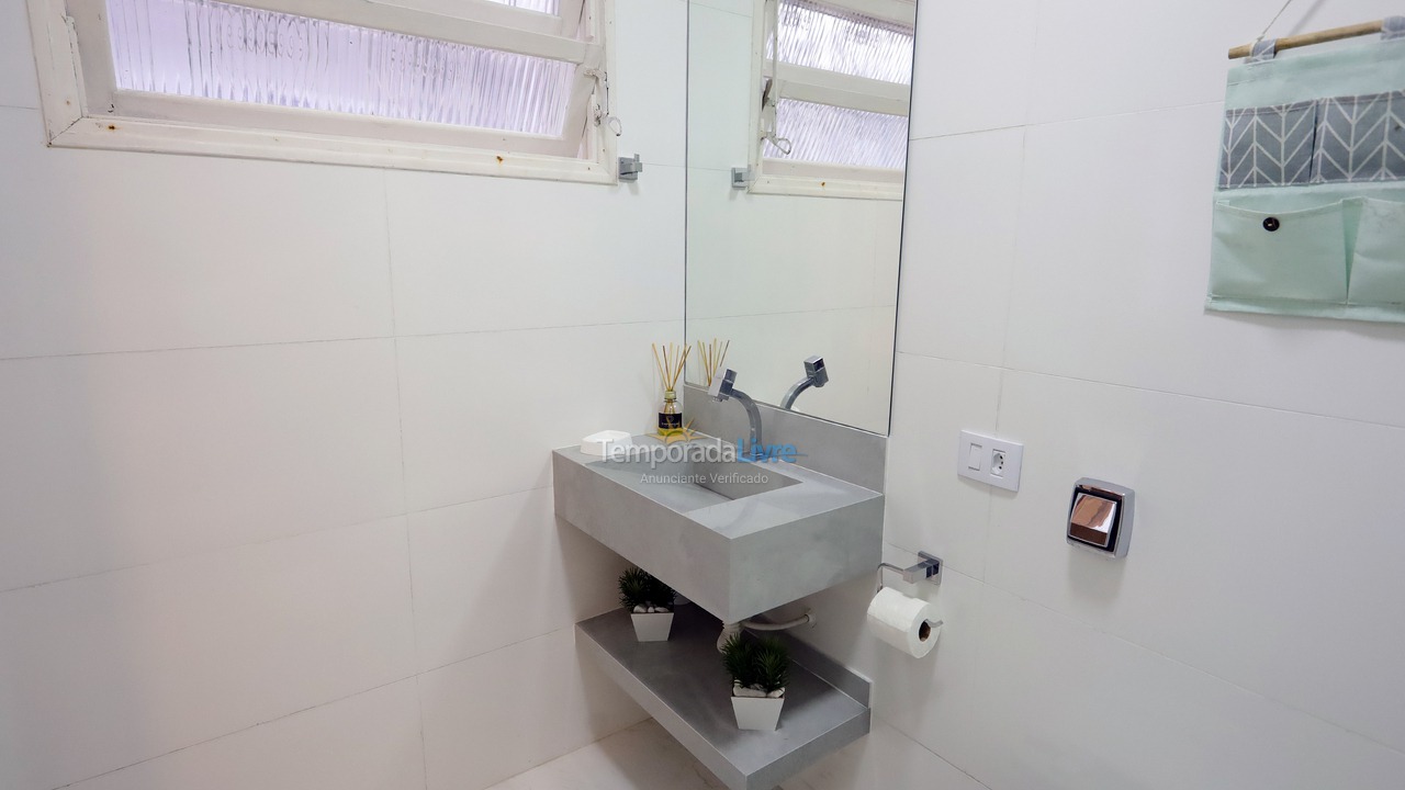 Casa para aluguel de temporada em Ubatuba (Enseada)