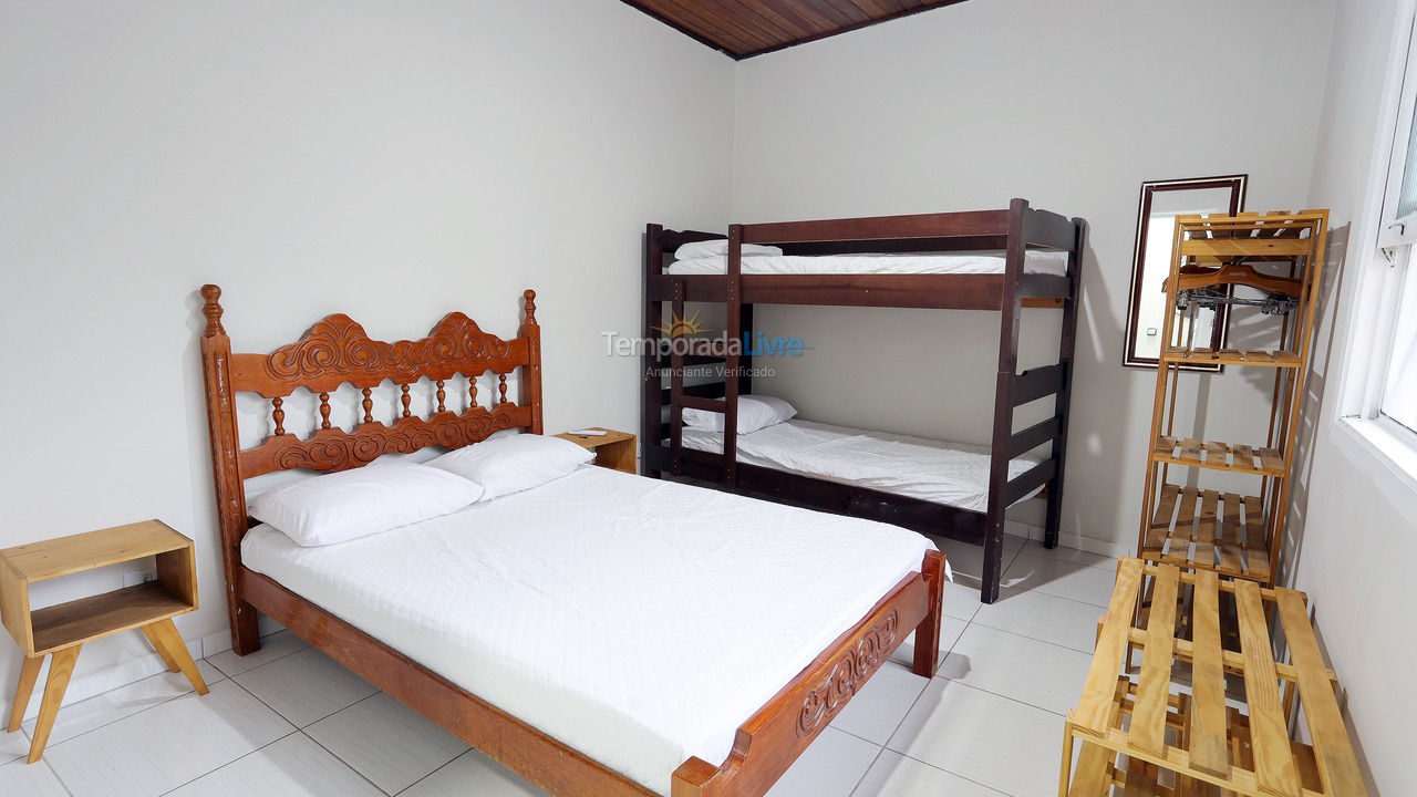 Casa para aluguel de temporada em Ubatuba (Enseada)