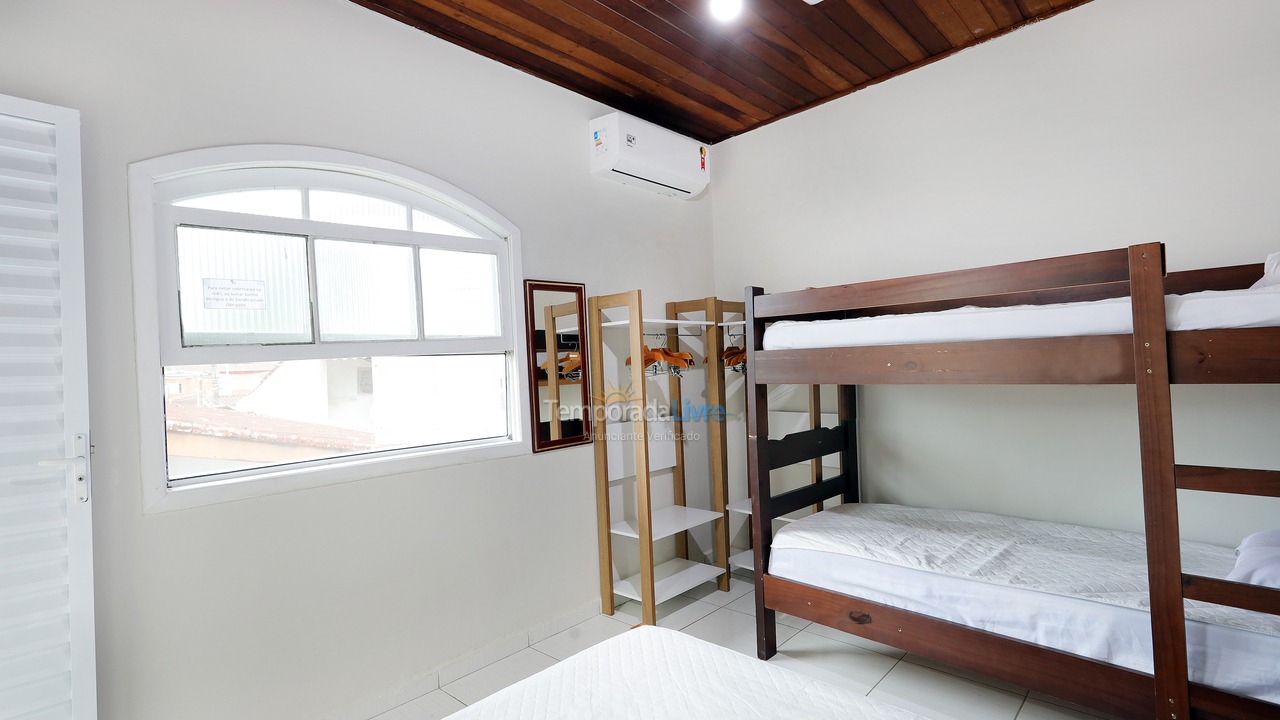 Casa para aluguel de temporada em Ubatuba (Enseada)