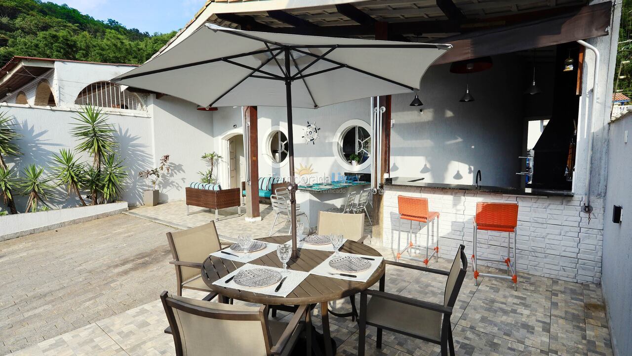 Casa para aluguel de temporada em Ubatuba (Enseada)