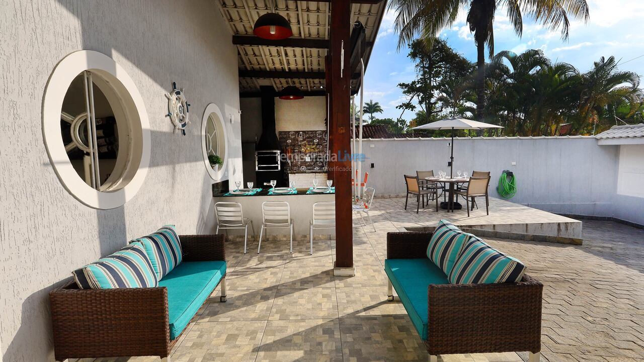 Casa para aluguel de temporada em Ubatuba (Enseada)