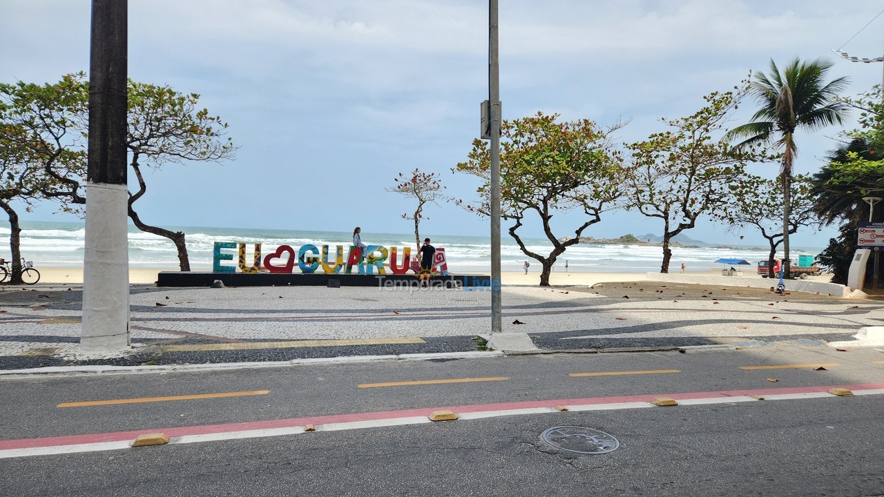 Apartamento para aluguel de temporada em Guarujá (Pitangueiras)