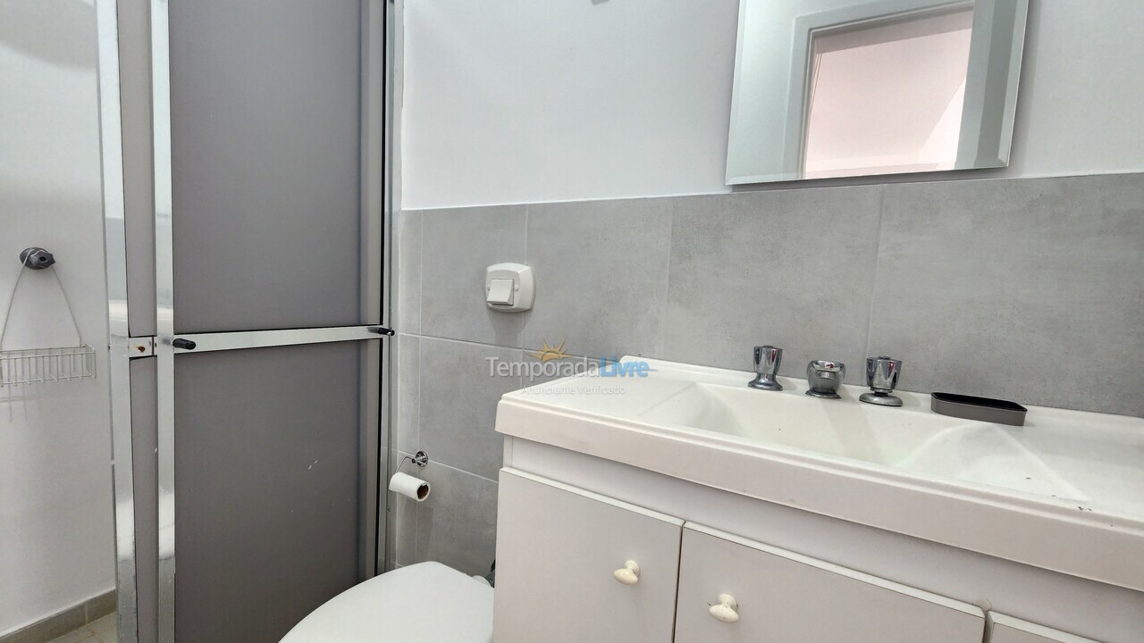 Apartamento para aluguel de temporada em Guarujá (Pitangueiras)