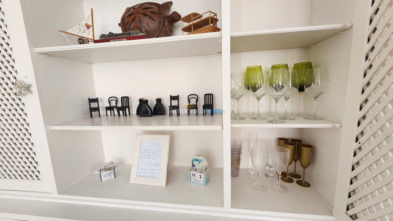 Apartamento para aluguel de temporada em Guarujá (Pitangueiras)